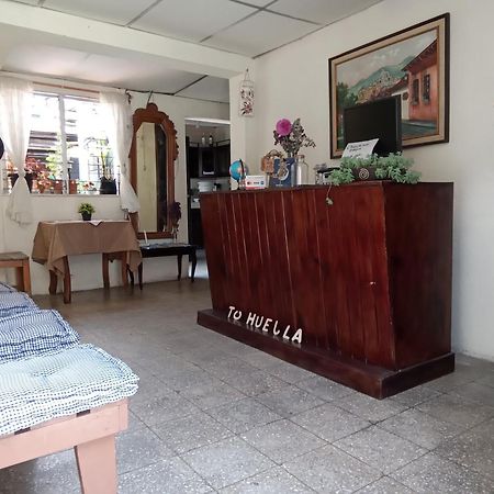 Huellas Hostal Antigua Εξωτερικό φωτογραφία
