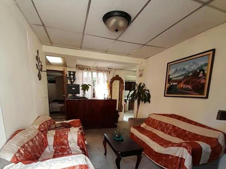 Huellas Hostal Antigua Εξωτερικό φωτογραφία