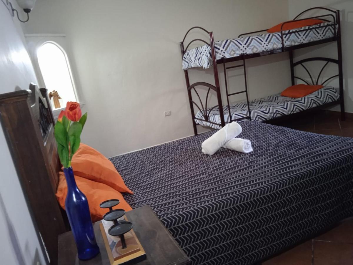 Huellas Hostal Antigua Εξωτερικό φωτογραφία