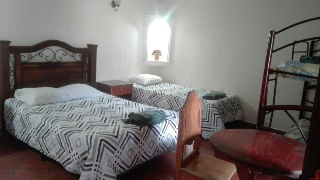 Huellas Hostal Antigua Εξωτερικό φωτογραφία
