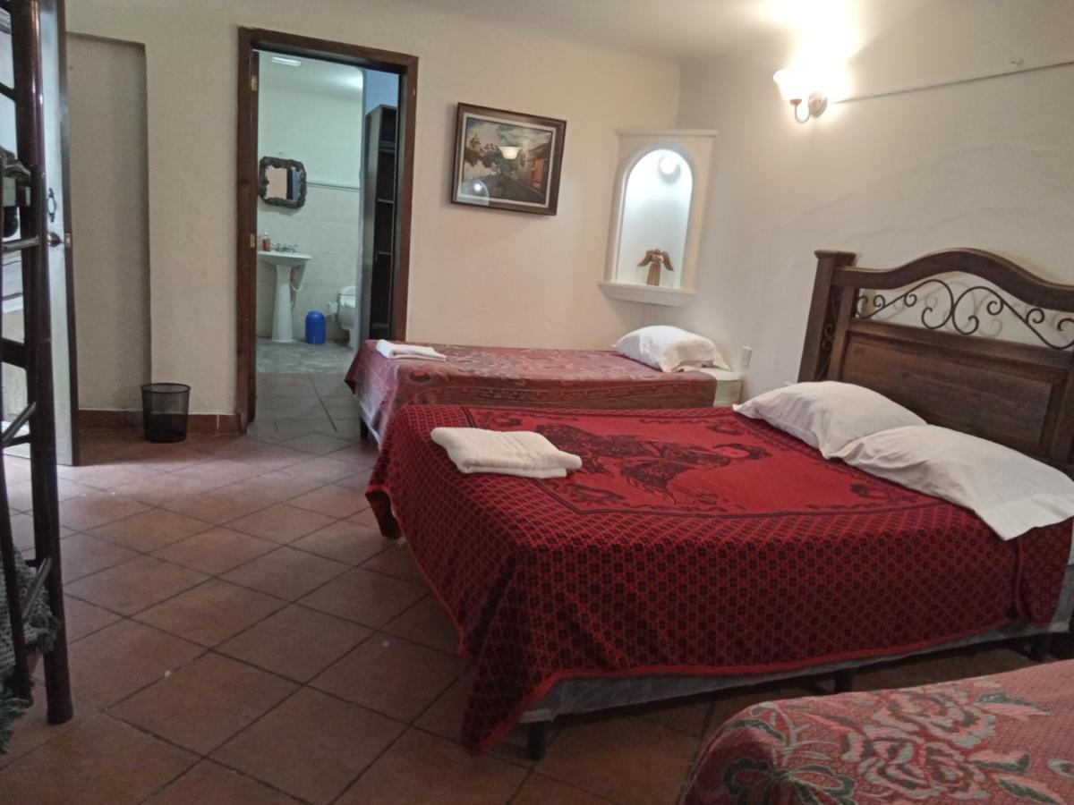 Huellas Hostal Antigua Εξωτερικό φωτογραφία